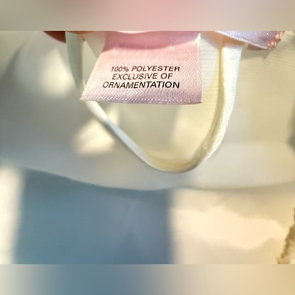 Victoria's Secret Cream Satin Robe - Picture 7 of 8